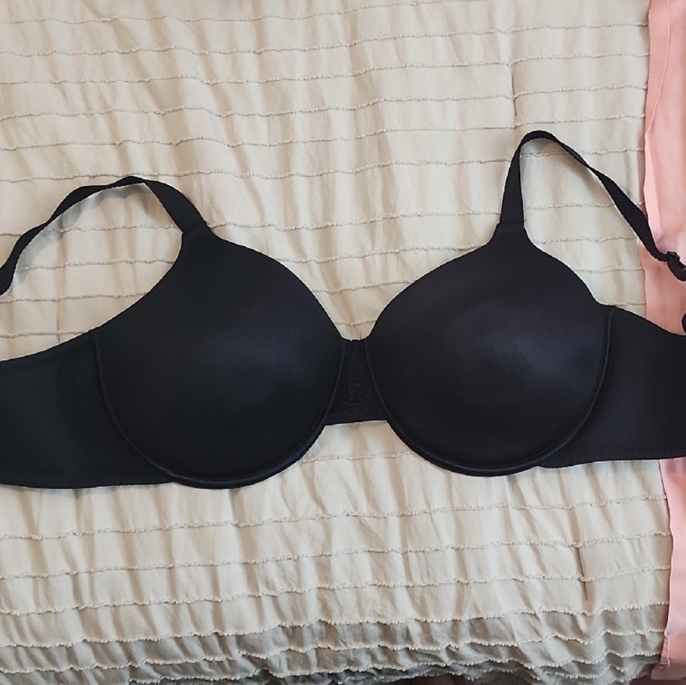 Vanity Fair Black Molded Cup Bra Intimates